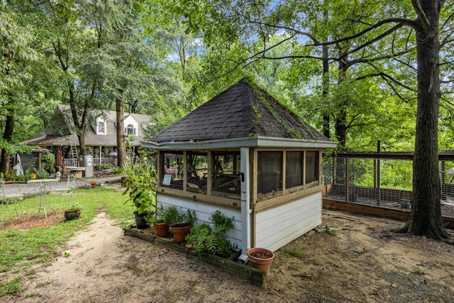 Zoo for sale in Coats, North Carolina